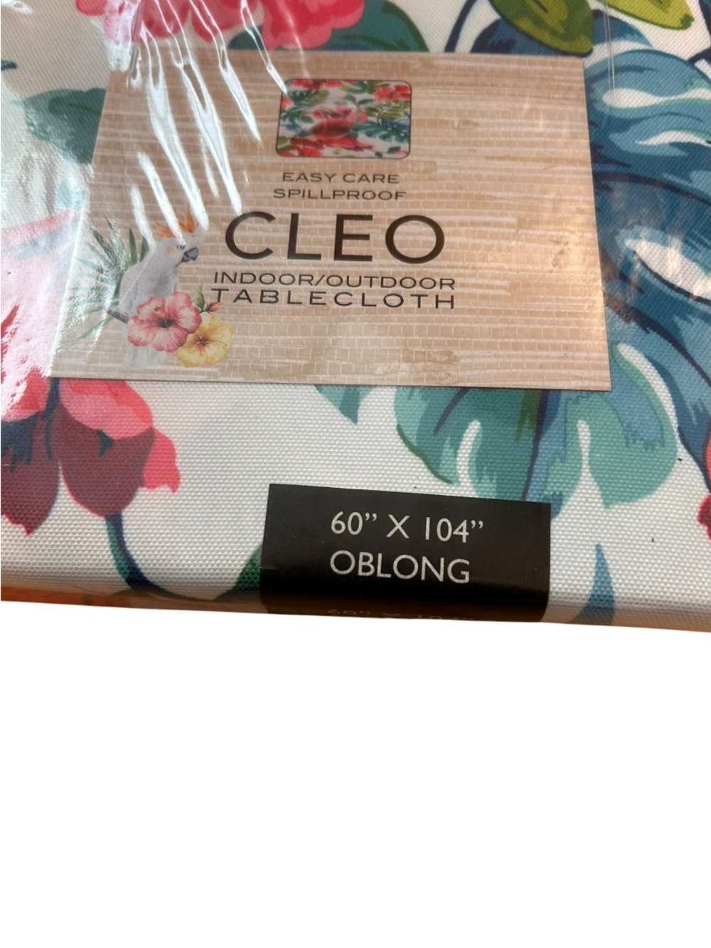 NWT CLEO red green white indoor/outdoor oblong tablecloth - Picture 3 of 4